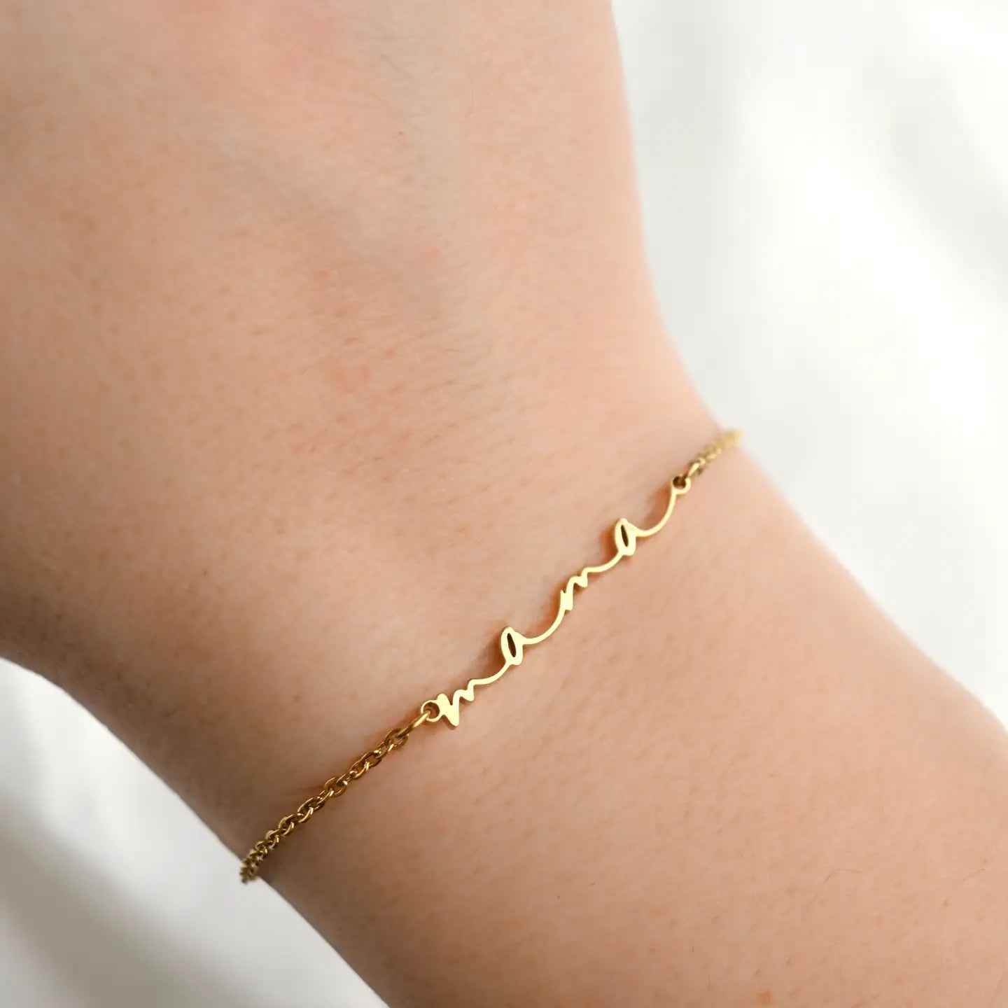Dainty Mama Bracelet - Mom Bracelet